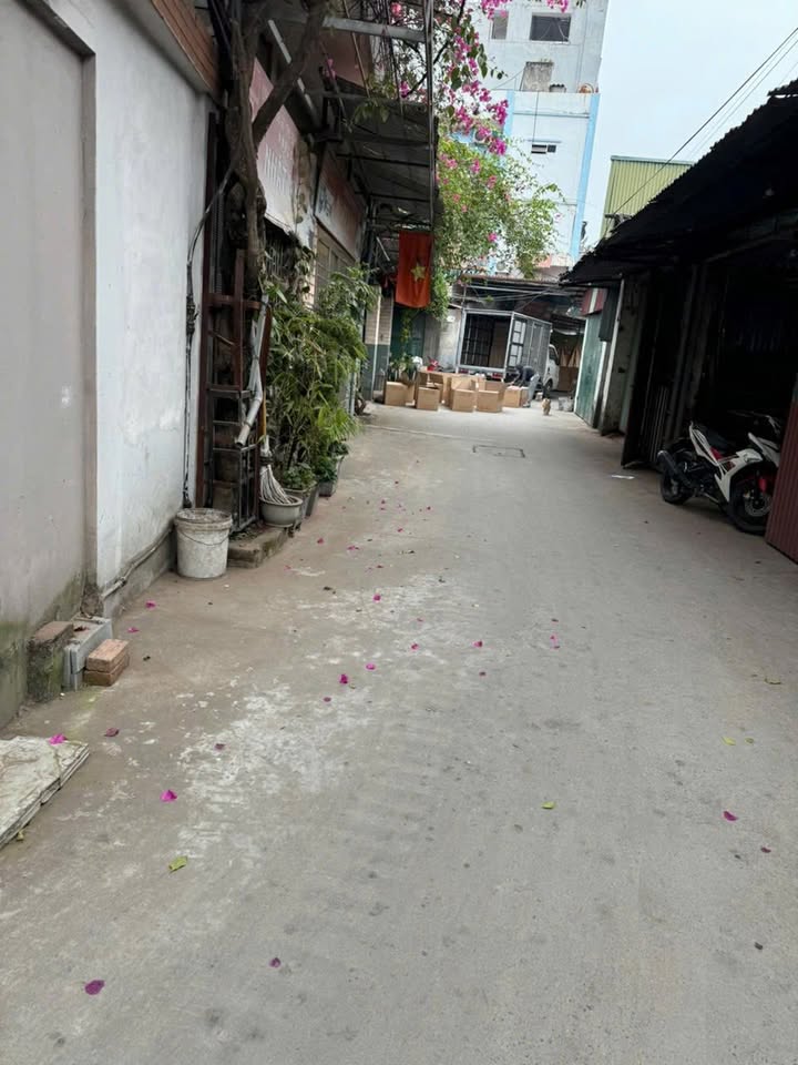 Bán nhà mặt tiền 83m² Từ Sơn, Bắc Ninh - Ô tô tránh, vị trí trung tâm