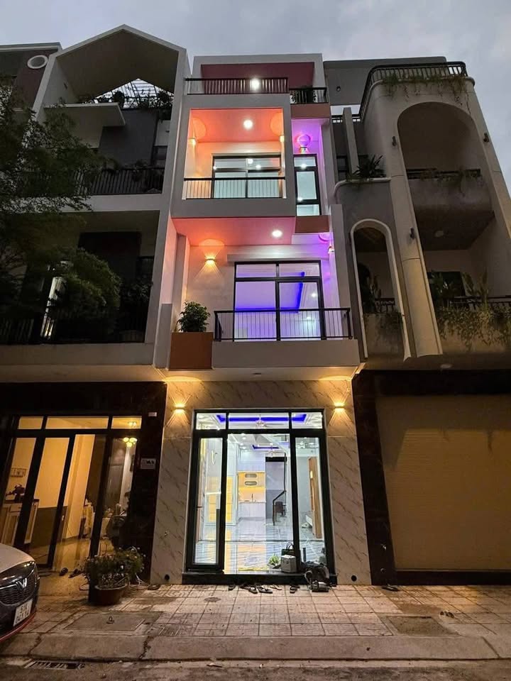 Nhà 1 Trệt 2 Lầu 4PN Bình Chuẩn, Thuận An - Giá 9 Triệu/Tháng