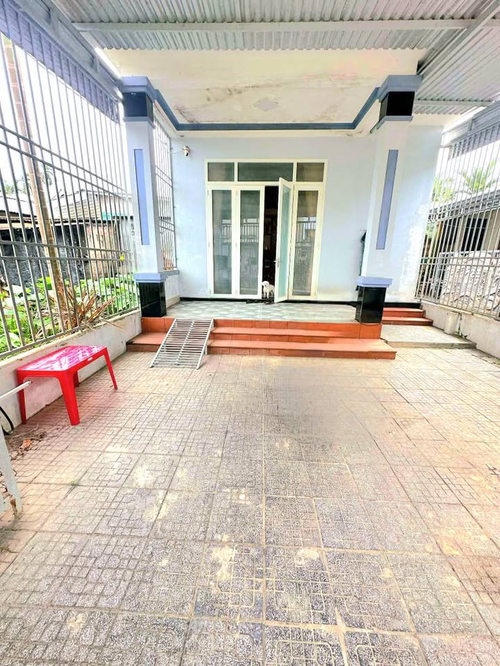 Nhà riêng Hương Long TP Huế 148m² giá 2 tỷ - Ô tô vào tận nhà!