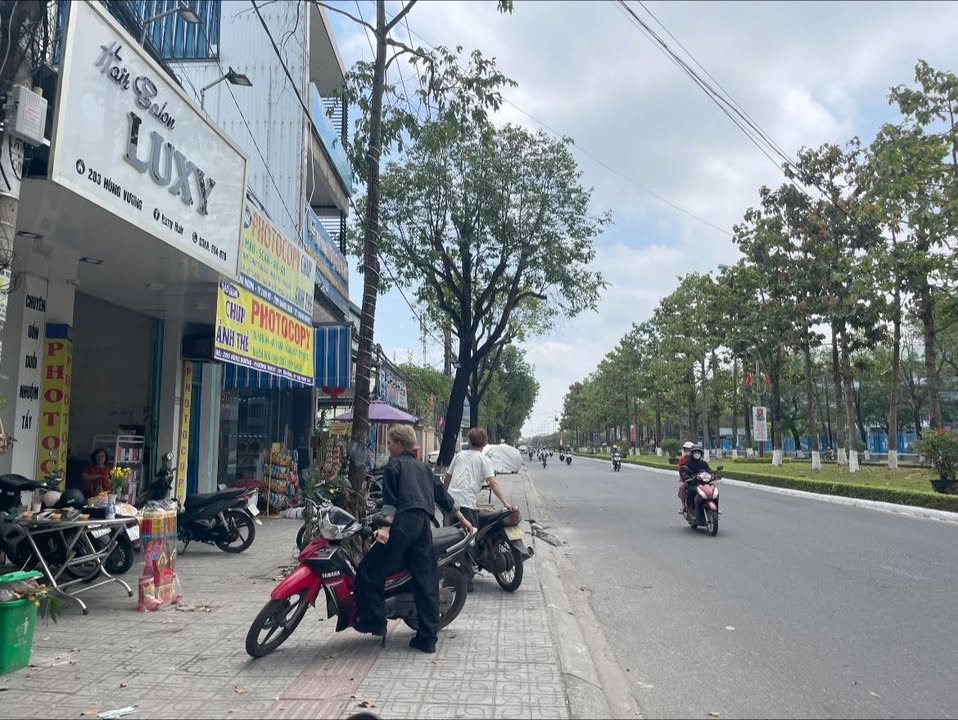 Mặt Tiền Hùng Vương Tam Kỳ - Kinh Doanh Đỉnh Cao 105m² - Giá 10 Triệu/Tháng