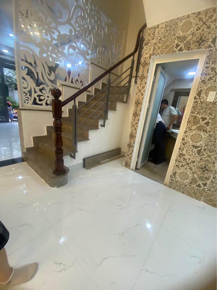 Nhà Riêng Q.7 72m² - Sẵn sàng ở ngay cạnh MT Huỳnh Tấn Phát!