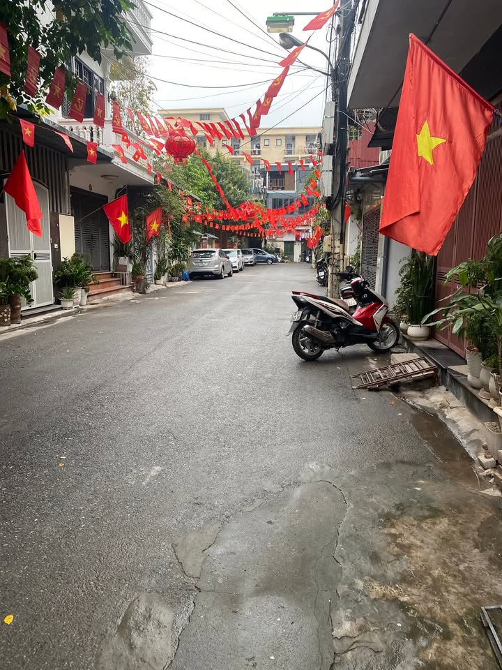 Bán nhà Cầu Diễn 60m² giá 15 tỷ - Ô tô vào nhà, vị trí đẹp!