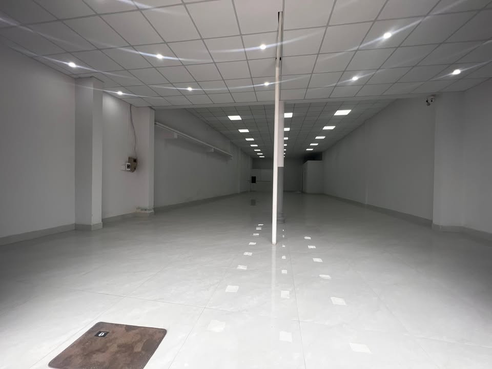 Nhà Phố Hùng Vương Quy Nhơn 200m² - Mặt tiền kinh doanh đắc địa!