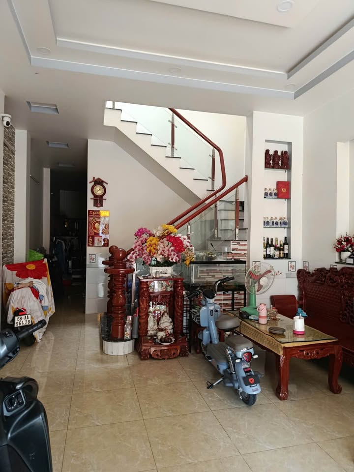 Nhà 1 Trệt 1 Lầu Mặt Tiền Bình Khánh, Long Xuyên - 3 Tỷ Gần Chợ Sao Mai