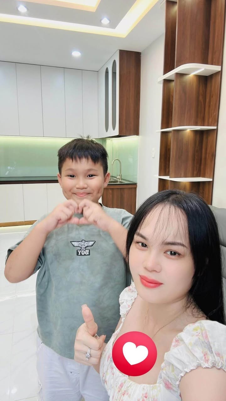 Nhà Phố Tân Thuận Q7 - 25m² Sổ Hồng Hoàn Công - Giá 3 Tỷ