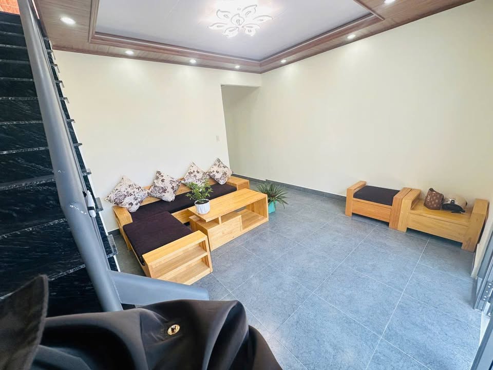 Nhà 2 Mặt Tiền Xô Viết Nghệ Tĩnh, Đà Lạt - 75m² Sổ Đỏ Riêng, Giá 2.89 Tỷ