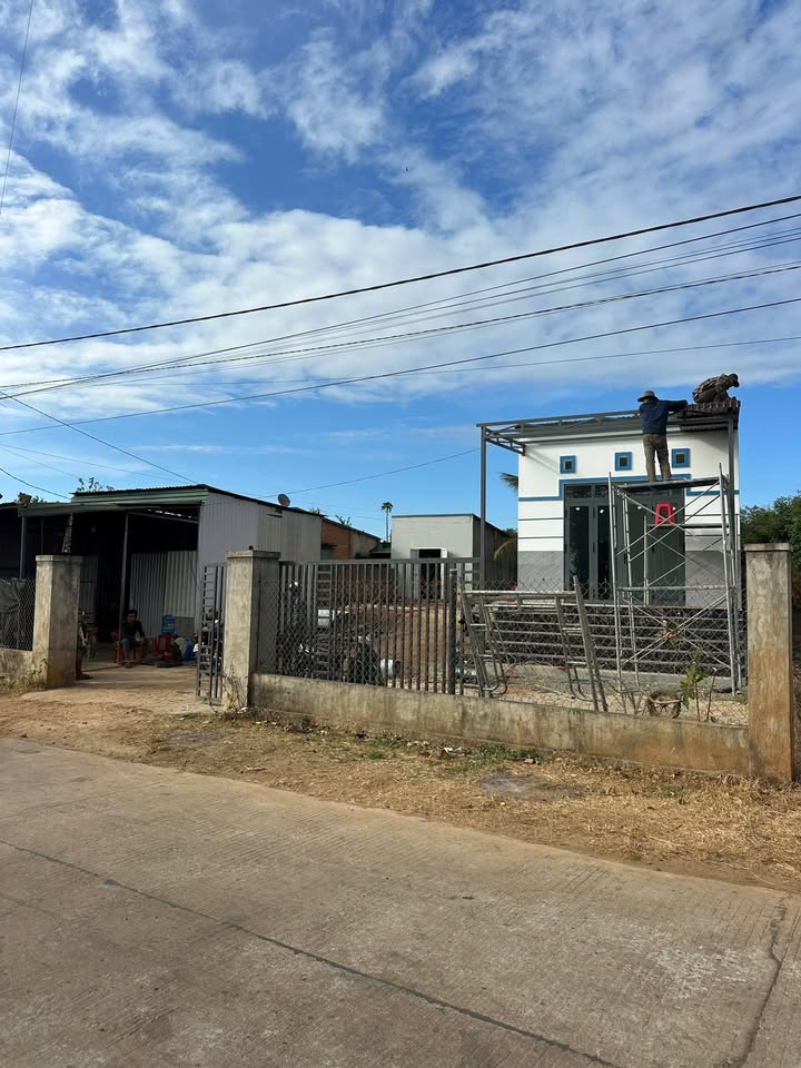 Nhà riêng Cư Jút, Đắk Nông 289m² - Sổ đỏ sẵn, giá tốt!