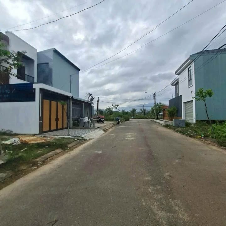 Đất nền Bùi Thị Xuân, Quy Nhơn 80m² giá 1.1 tỷ - Đường to ô tô!