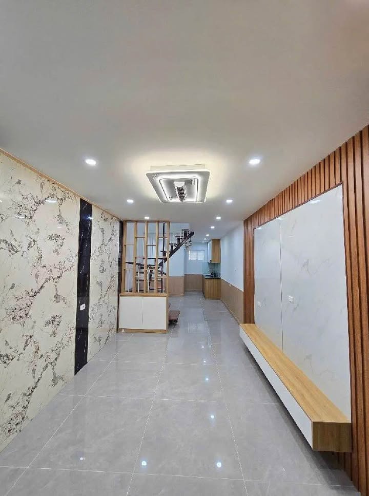 Nhà 45m² Lĩnh Nam, Hoàng Mai - Ngõ Thông Gần Ô Tô, Giá Tốt