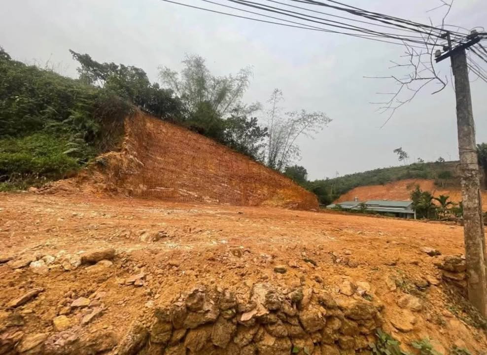 Bán Đất Yên Bái 130m² Hướng Đông Bắc - Gần Trường Học, Trung Tâm Tỉnh