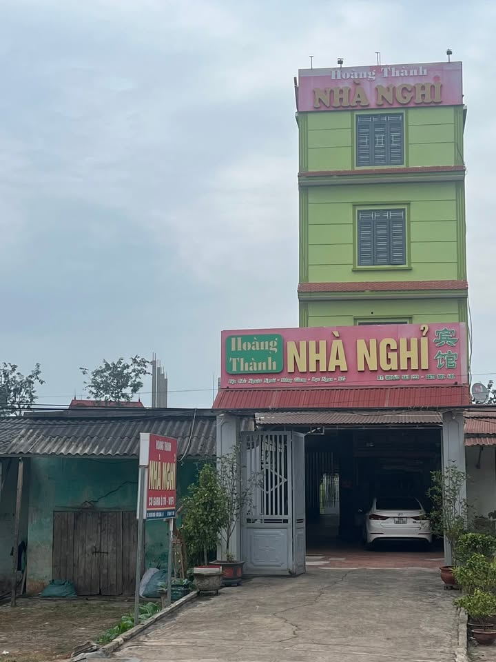 Bán Nhà Nghỉ Mặt Tiền QL31 Lục Ngạn 350m² - Dòng tiền ổn định!