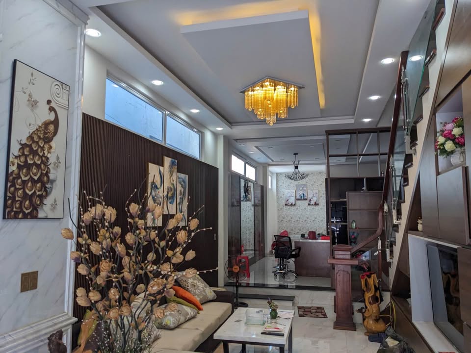 Nhà Mặt Tiền Quang Trung BMT 76.5m² Giá 10.5 Tỷ - Mặt Tiền Kinh Doanh Hiếm Có!
