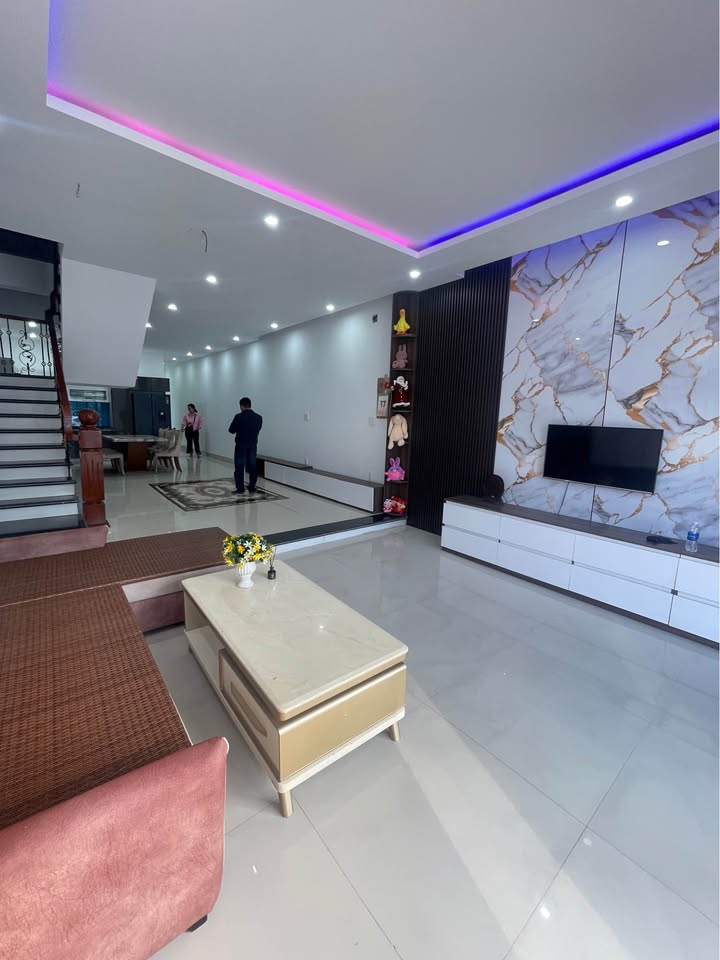 Cho thuê nhà 4 tầng, 5PN KĐT Nam Hòa Xuân, Đà Nẵng - Full nội thất, giá 35 triệu/tháng