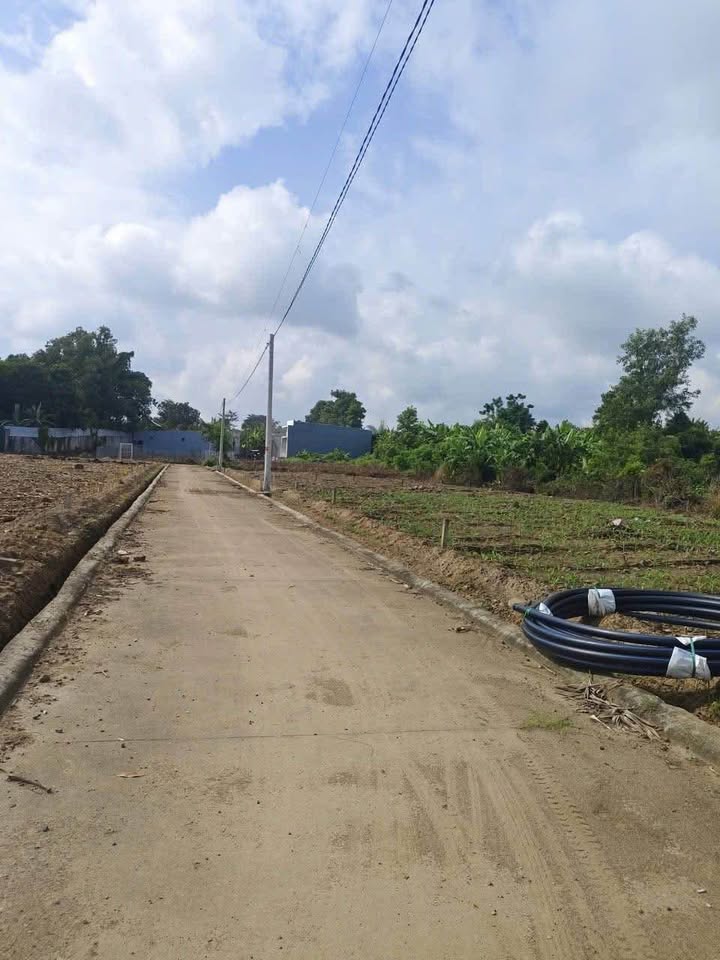 Đất Nền Sổ Đỏ 180m² Tại Định Quán, Đồng Nai - Giá 900 Triệu