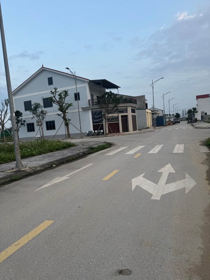 Đất nền Xã Hưng Đông TP Vinh 90m² giá 4 tỷ - Đường to ô tô