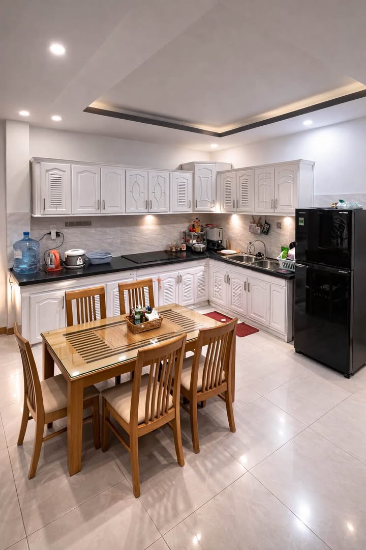 Nhà Góc 2 Tầng Full Nội Thất, Sát Phạm Văn Đồng, Đà Nẵng - 60m², 5.x Tỷ