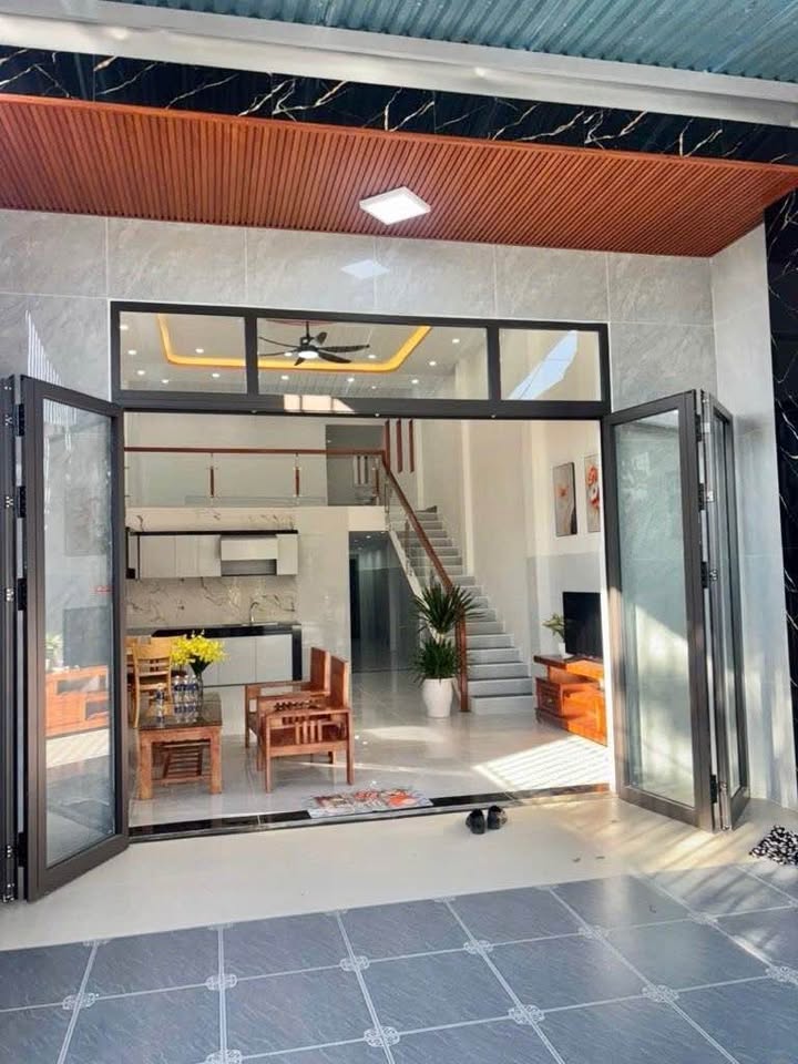 Nhà Mặt Tiền Nguyễn Bá Loan Đà Nẵng - 100m², Kinh Doanh Sầm Uất, Giá 3.x Tỷ