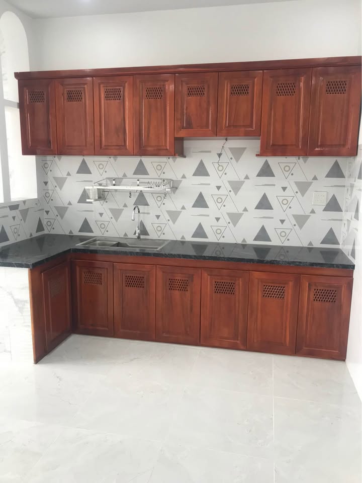 Nhà 4.5x20m Trệt Lửng Đúc Kiên Cố - 4PN, 3WC Giá 1.95 Tỷ Hậu Giang