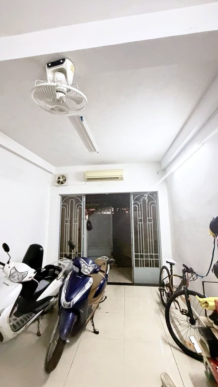 Nhà Phan Xích Long 52m2 9 tỷ - Chính chủ bán gấp