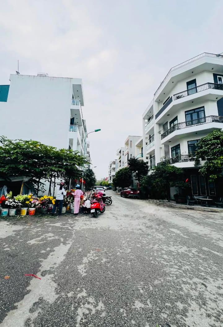 Đất Lô Góc Trần Thánh Tông - 68.6m² - Sổ Đỏ - Giá Tốt