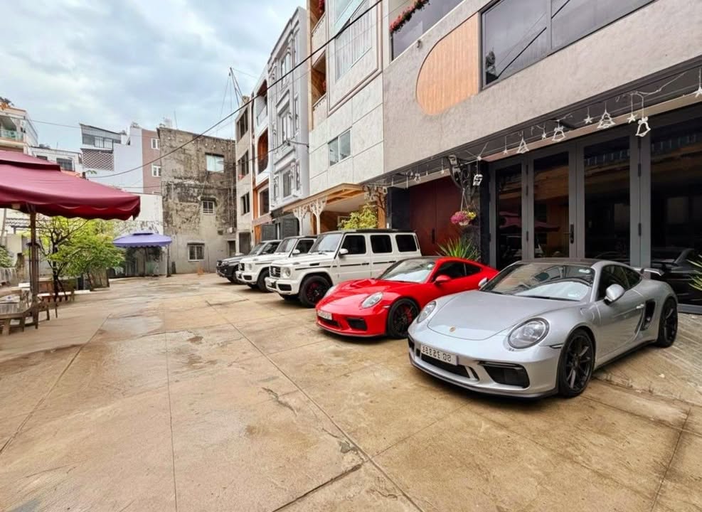 Nhà riêng Lê Quang Định Gò Vấp 52m² - Sân đậu ô tô rộng, 5 tầng mới!