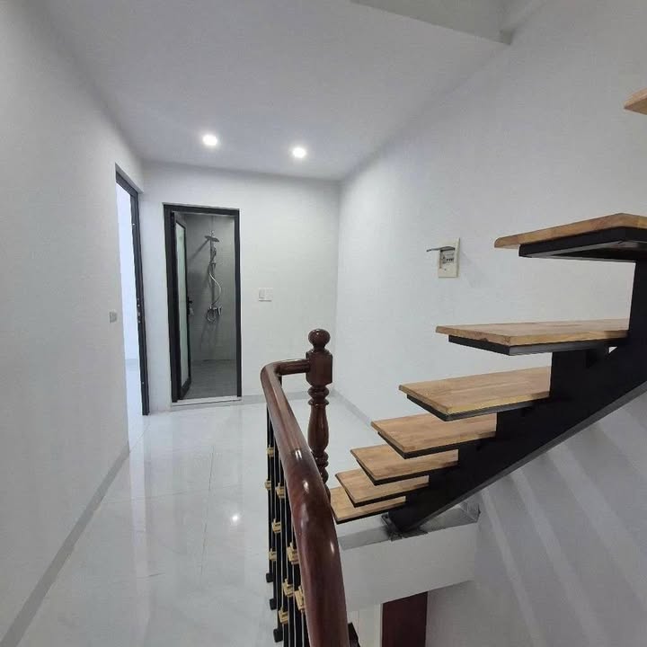 Nhà 3 Tầng Phường Vĩnh Hưng 45m² - Giá 4.35 Tỷ, Full Nội Thất, Gần Phố