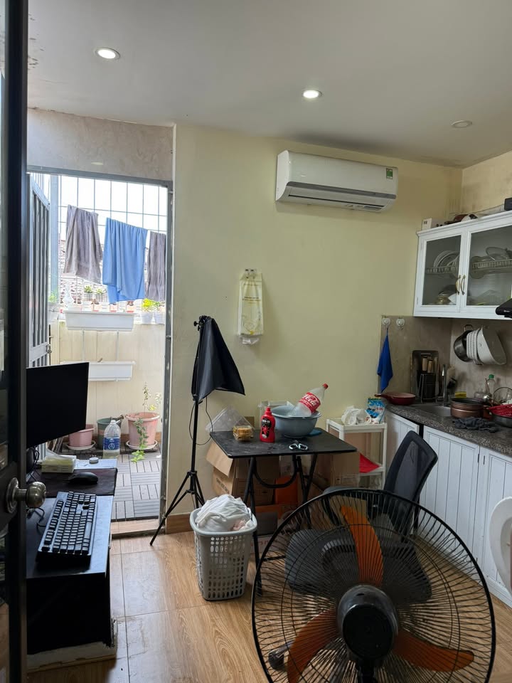 Cho thuê căn hộ khép kín Đặng Văn Ngữ, Đống Đa - 4.5 triệu/tháng