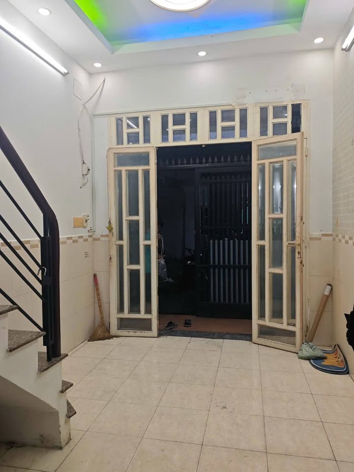 Nhà Cho Thuê 3 Tầng Đường Hàn Hải Nguyên, Q.11 - 9.5 Triệu/Tháng