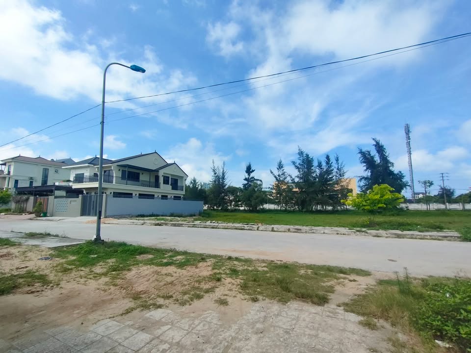 Đất nền Nguyễn Sinh Cung 200m² 7 tỷ - Sổ đỏ chính chủ