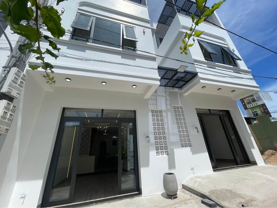 Nhà hẻm Hoàng Văn Thái Pleiku 70m² giá 2.6 tỷ - Sẵn sàng ở ngay!