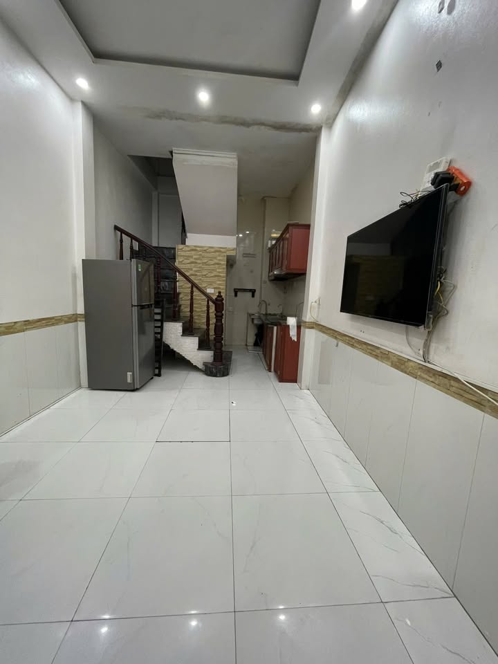 Cho thuê nhà nguyên căn 4 tầng, 2PN, full nội thất - Ngõ Hòa Bình 7, Hai Bà Trưng