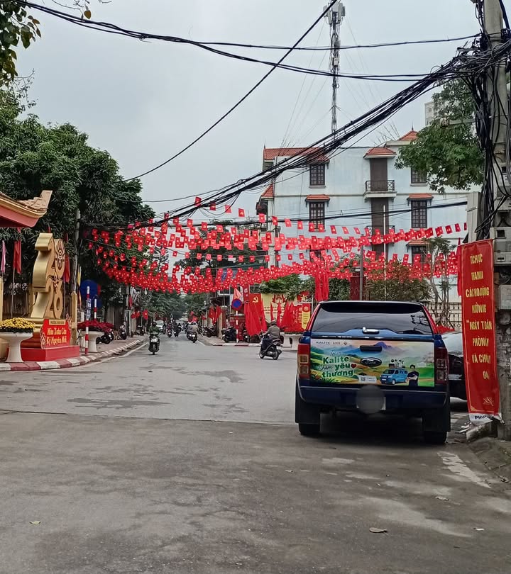 Nhà Nam Dư - Lĩnh Nam 33m² giá 8 tỷ - Ô tô vào tận nhà