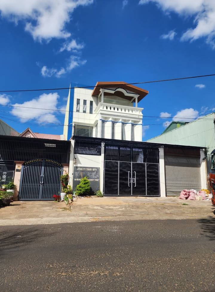 Nhà mặt tiền Trần Phú Pleiku 440m² giá thỏa thuận - Mặt tiền kinh doanh