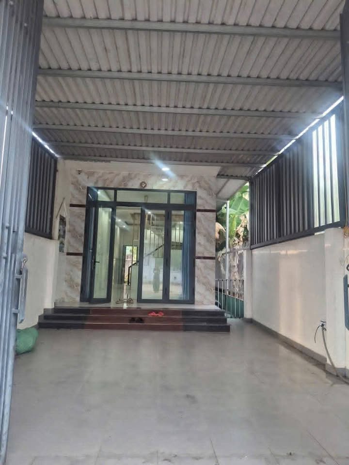 Nhà Vĩnh Tân, Tân Uyên 200m² giá 2.02 tỷ - Hạ giá sâu, sổ riêng!