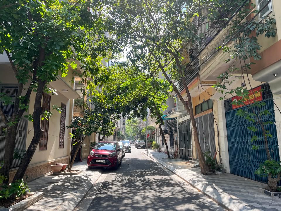 Nhà Phố Phạm Tuấn Tài, Cầu Giấy 62m² - Mặt tiền kinh doanh, vỉa hè