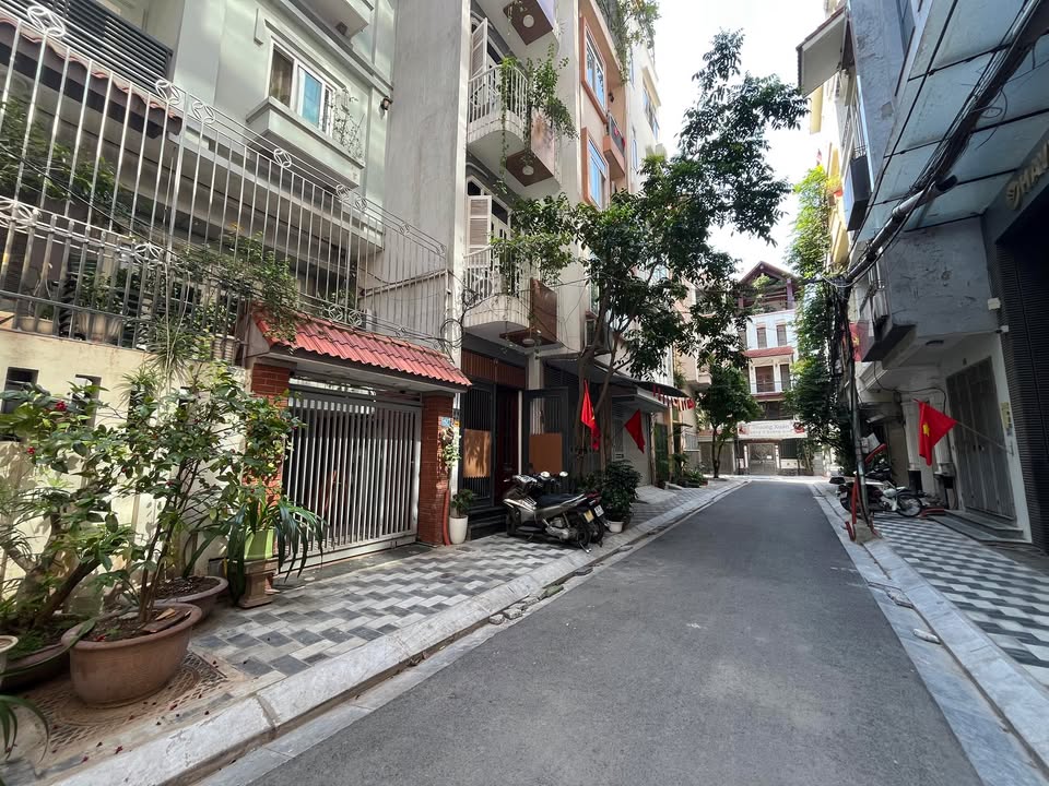 Nhà phố Ngõ 3 Phạm Tuấn Tài 23 tỷ - Mặt tiền kinh doanh, ô tô tránh