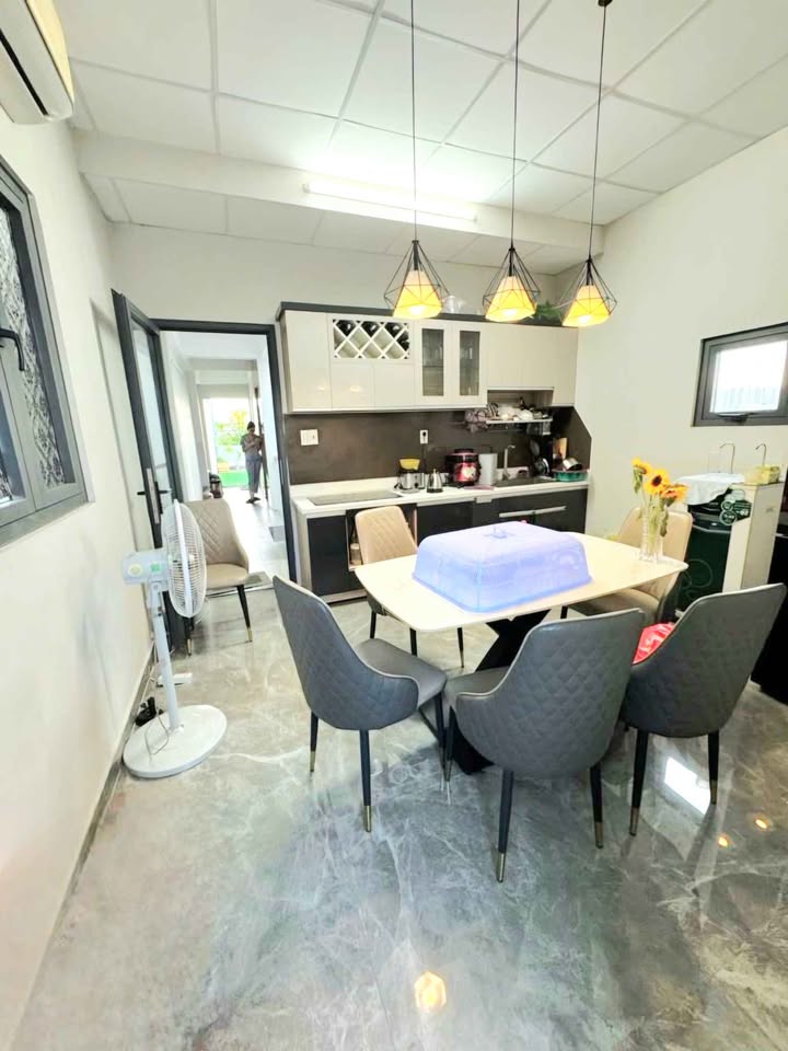 Nhà Riêng Bình Trị Đông 100m² - Full Nội Thất, Ô Tô Vào Tận Nhà!