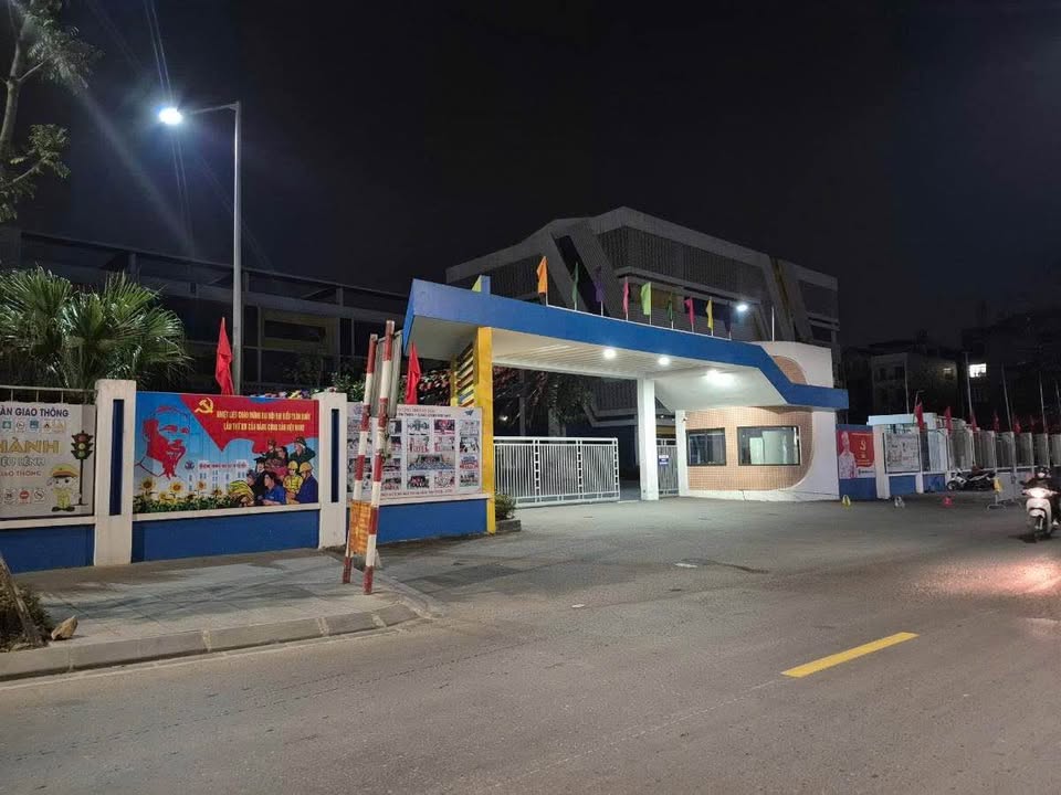 Nhà 2 Tầng Đức Giang, Long Biên 82m² - Ô Tô Tránh, Mặt Tiền Rộng