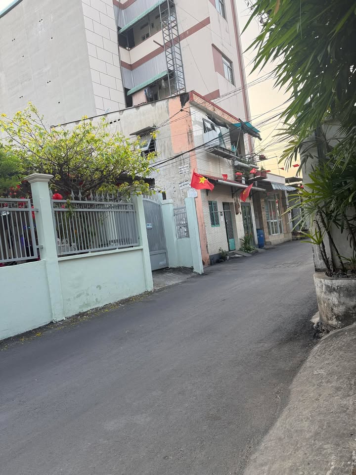 Nhà Mặt Tiền Linh Tây Thủ Đức 76m² - Mặt Tiền Kinh Doanh Đa Ngành Nghề!