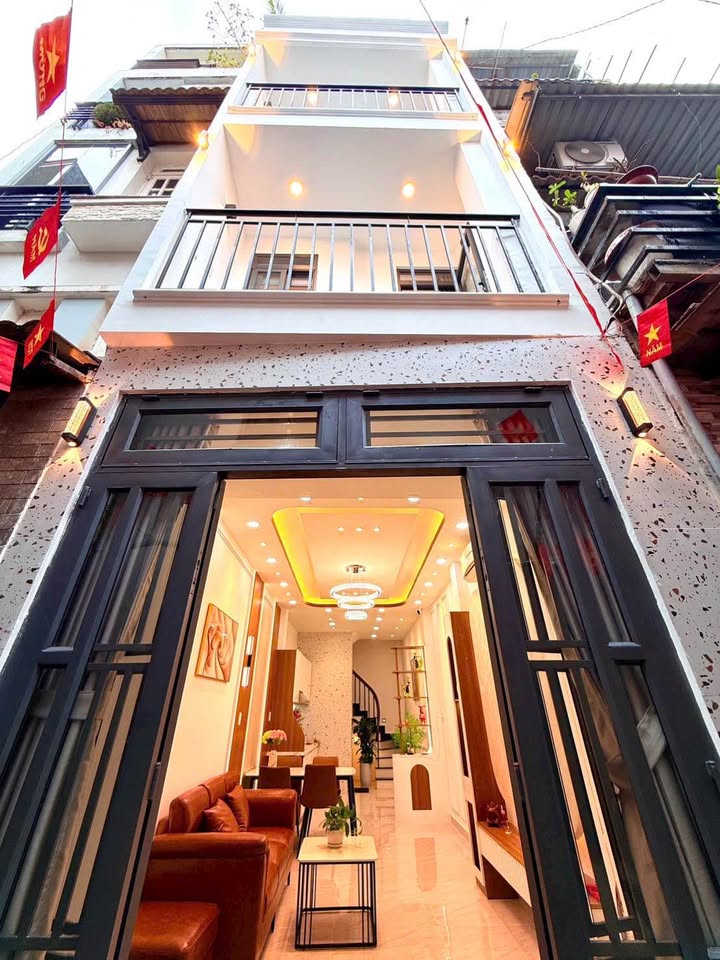 Nhà Trần Khắc Chân, Phú Nhuận 140m² – Sẵn sàng ở ngay!