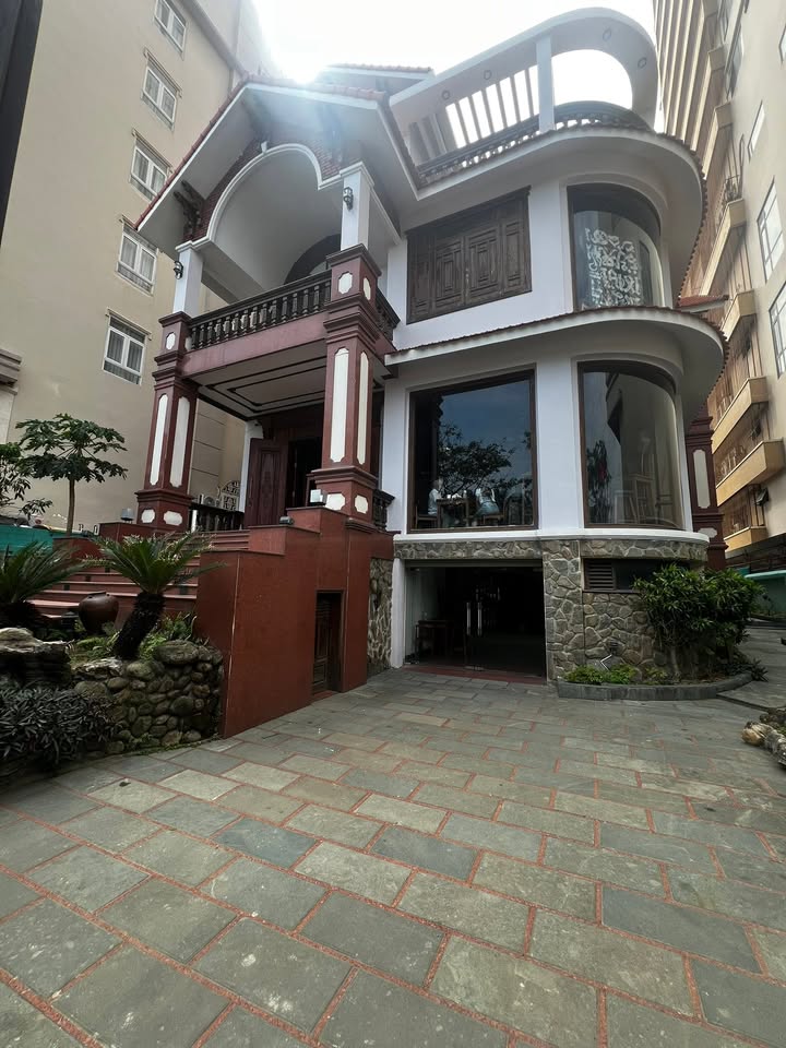 Sang nhượng Mặt bằng nhà hàng Võ Nguyên Giáp 300m² - Vị trí đắc địa!