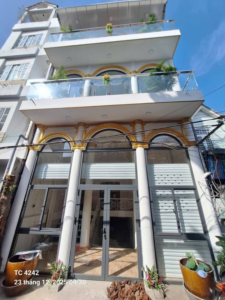 Nhà riêng Bình Tân 105m² - Ô tô vào tận nhà, thích hợp sản xuất nhẹ!