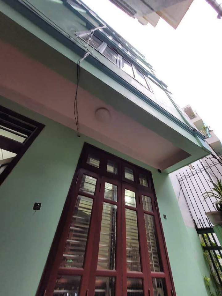 Nhà riêng Hào Nam 35m² - Ô tô vào tận nhà, hiếm có khó tìm!