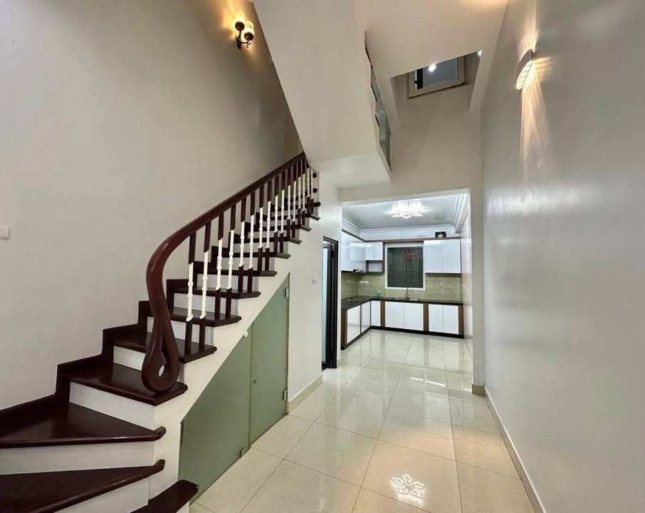 Nhà Trần Cung 38m² Sổ Đỏ Chính Chủ - 4 Ngủ, Ô Tô Vào Tận Nhà