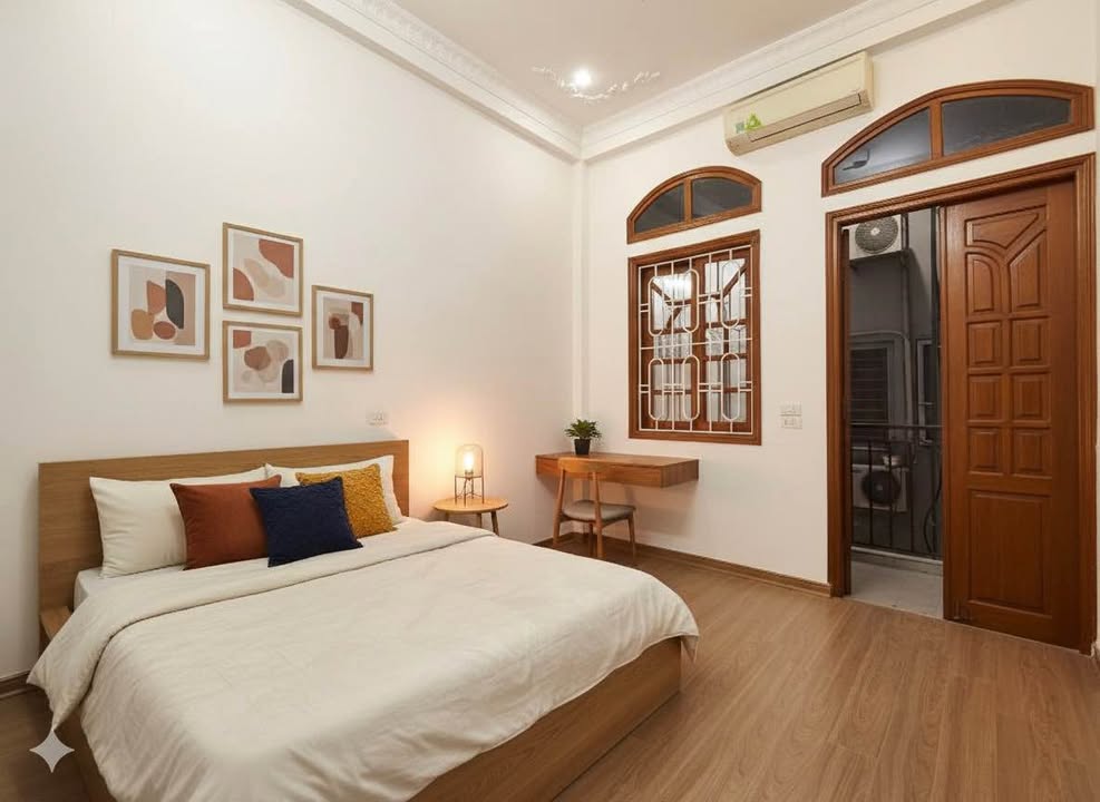 Nhà riêng Hoàng Cầu 43m² - Mặt ngõ thông, sẵn sàng ở ngay!