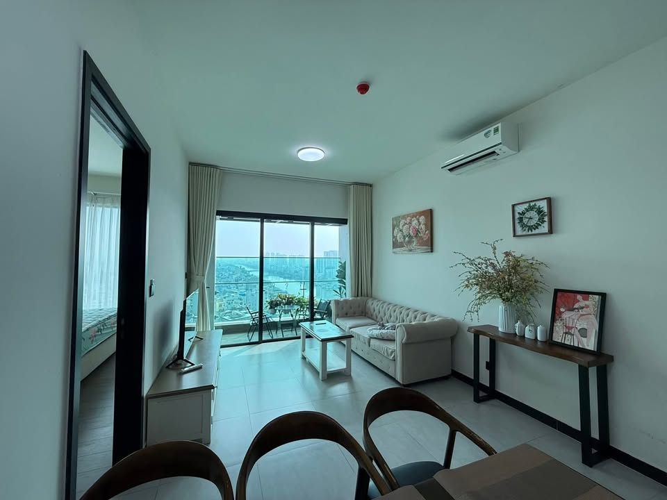 Cho thuê căn hộ De La Sol Quận 4, 84m² 2PN - View thoáng, full nội thất