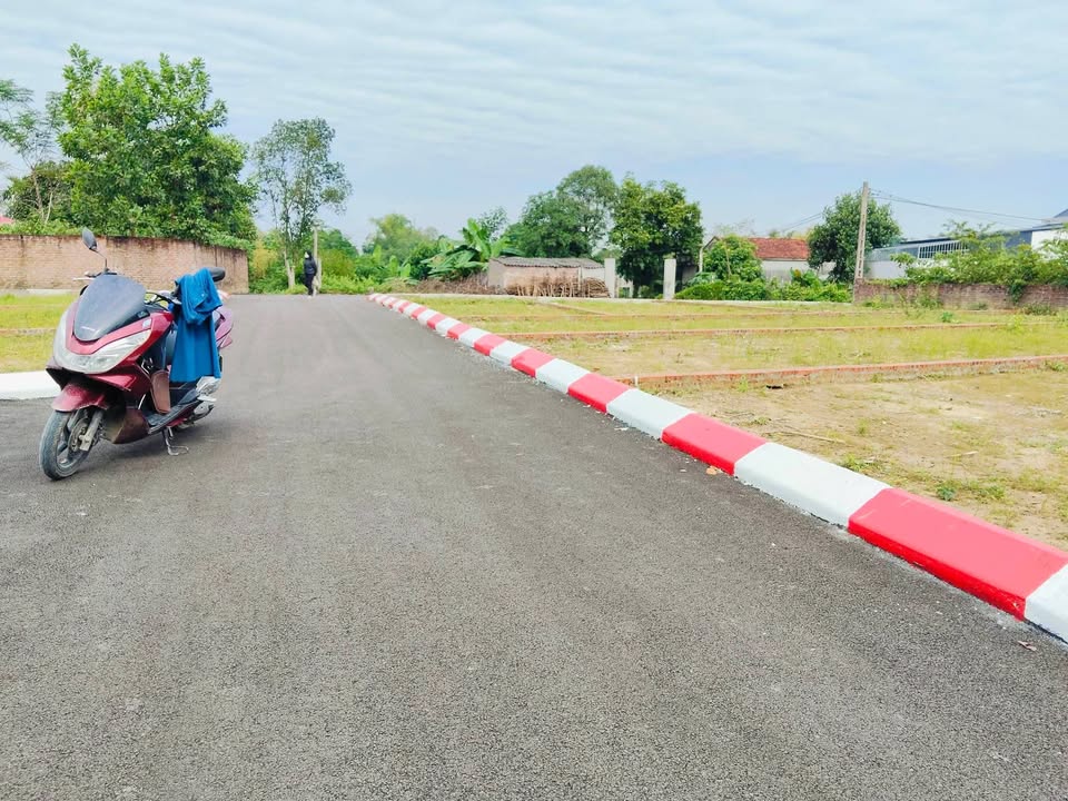 Đất nền Cẩm Lĩnh Ba Vì 102m² 850 triệu - Đường to ô tô