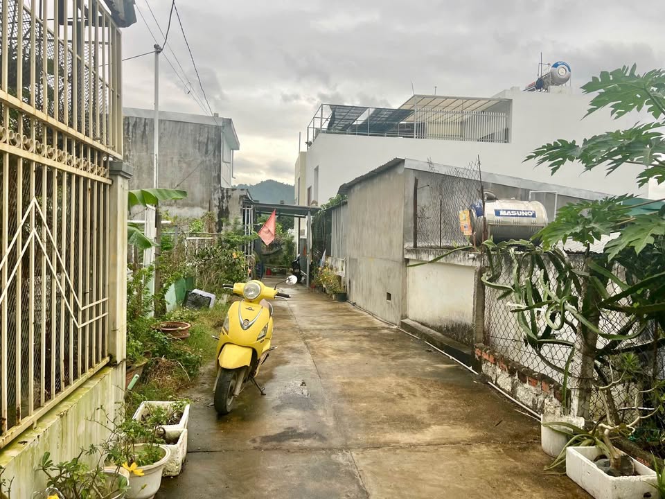 Nhà riêng Nha Trang 102m² giá 2.2 tỷ - Sổ hồng sẵn, vào ở ngay!