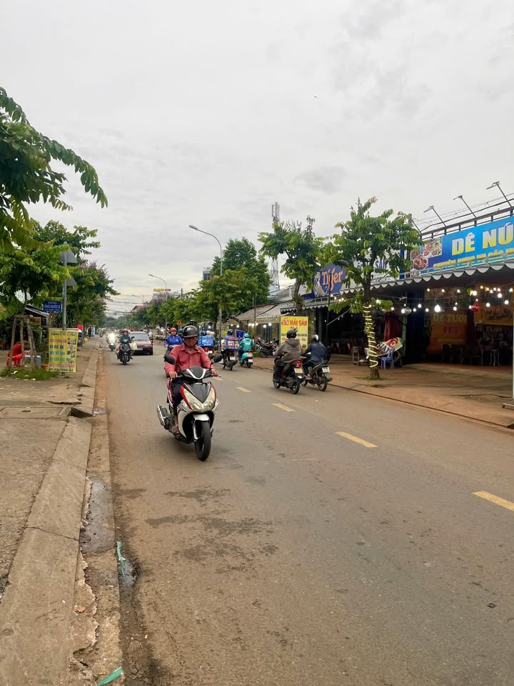 Nhà Mặt Tiền Song Hành Hóc Môn 100m² - Kinh Doanh Sầm Uất