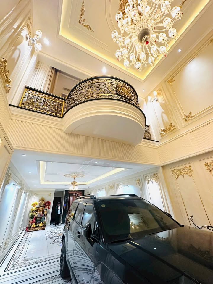 Nhà 90m² Khu Quân đội 918, Long Biên - 7 Tầng Thang Máy, Gara 3 Ô Tô, Giá Cạnh Tranh